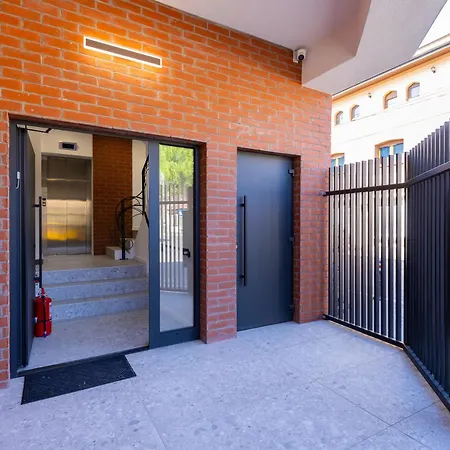 Apartment Juno New Boutique Building With Fee-based Parking *