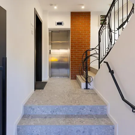 Juno New Boutique Building Apartment With Parking *