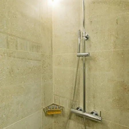 Juno New Boutique Building Apartment With Parking