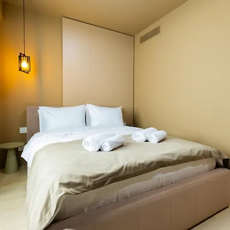 Juno New Boutique Building Apartment With Parking