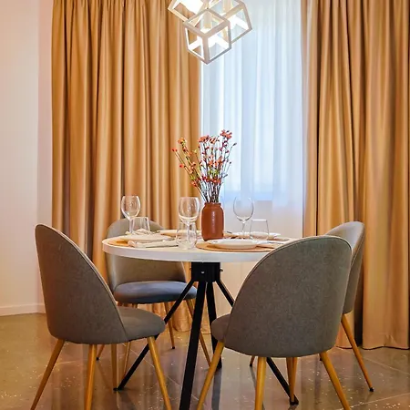 Juno New Boutique Building With Fee-based Parking Apartman