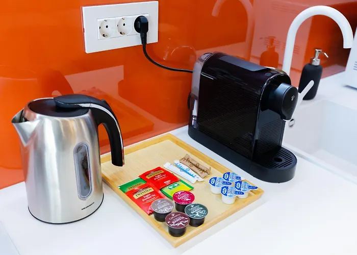 Juno New Boutique Building With Fee-based Parking *