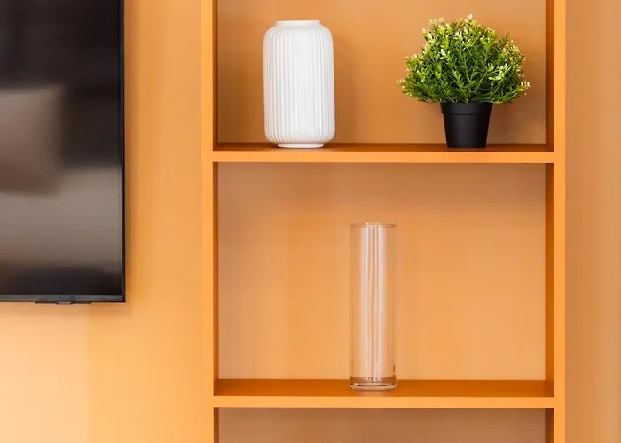 Juno New Boutique Building With Fee-based Parking Apartment *