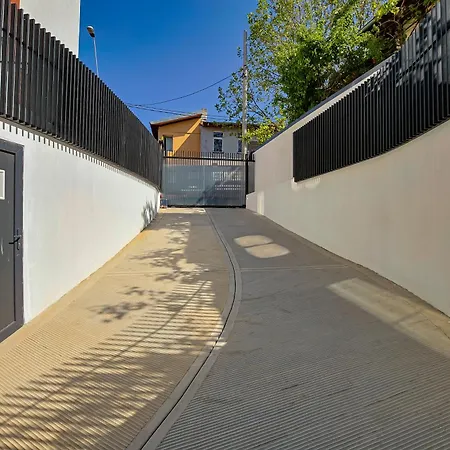 Apartment Juno New Boutique Building With Fee-based Parking *