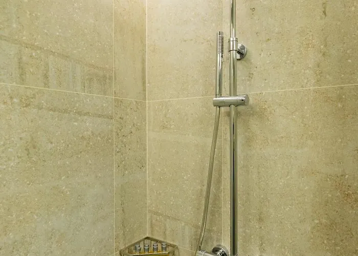 Juno New Boutique Building With Fee-based Parking